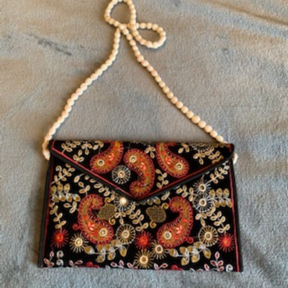One of a kind embroidered clutch - Picture 3 of 3